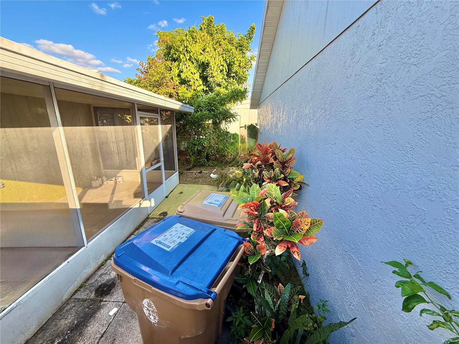 HARBOR TOWN - Residential Lease