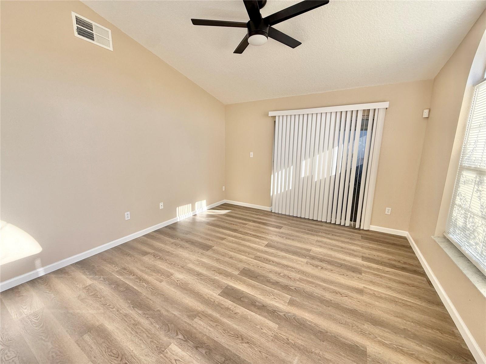 HARBOR TOWN - Residential Lease