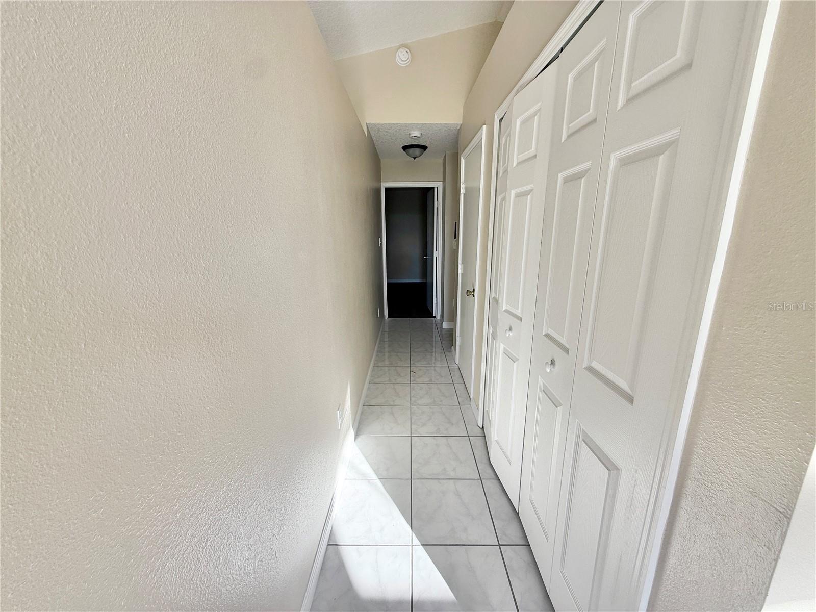 HARBOR TOWN - Residential Lease