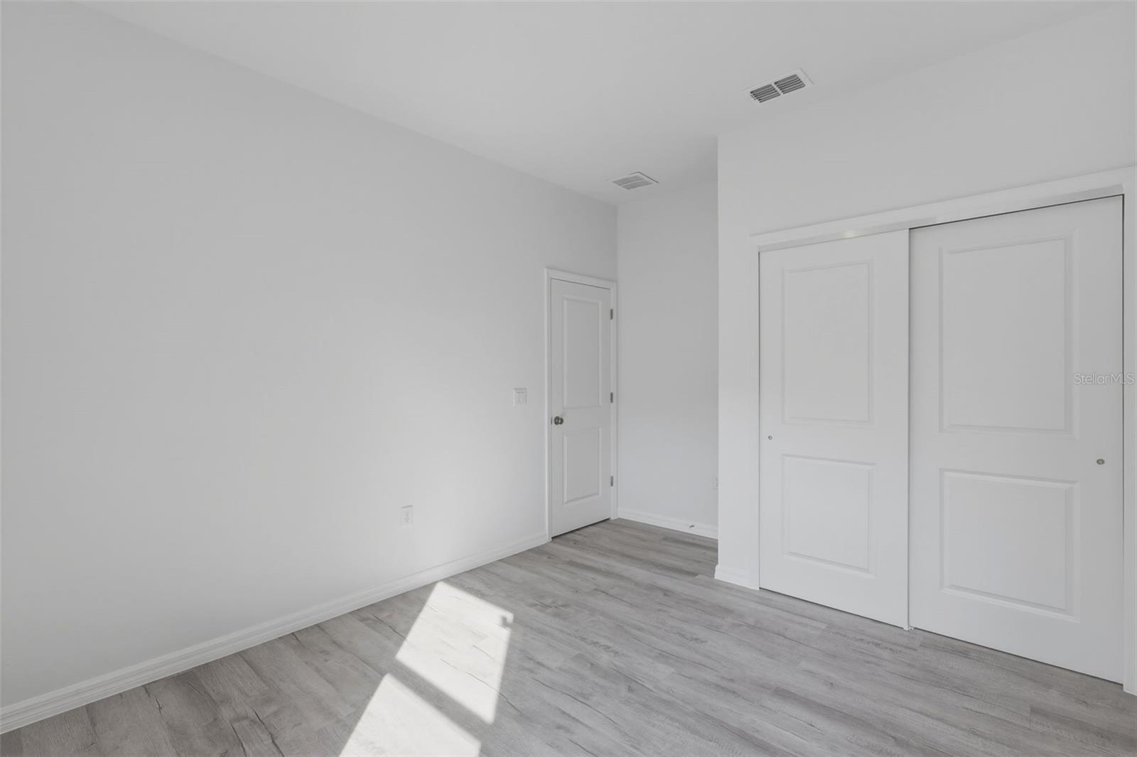 OAKVILLE - Residential