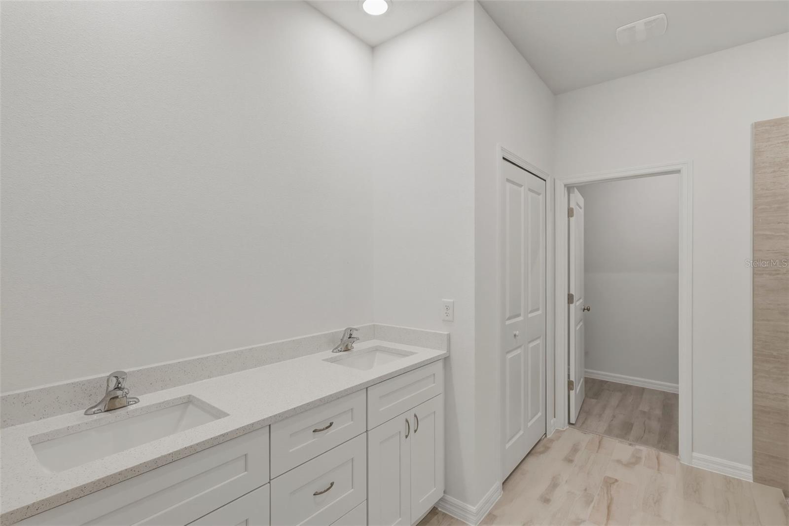 OAKVILLE - Residential