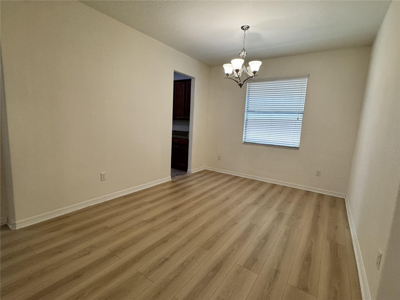 2731 HAMPTON GREEN LANE