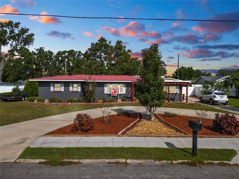 A home in AUBURNDALE