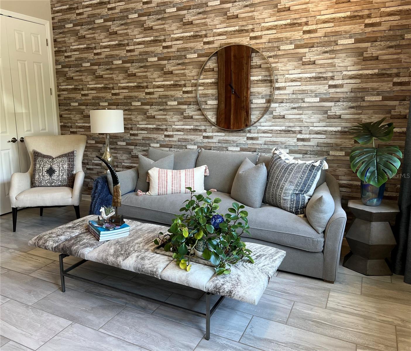 RIVIERA BELLA UNIT 2B - Residential