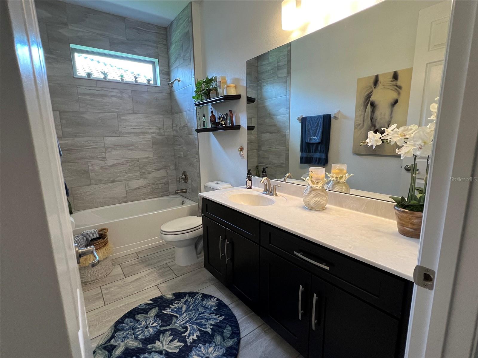 RIVIERA BELLA UNIT 2B - Residential