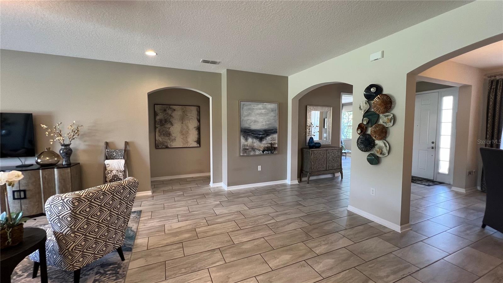 RIVIERA BELLA UNIT 2B - Residential