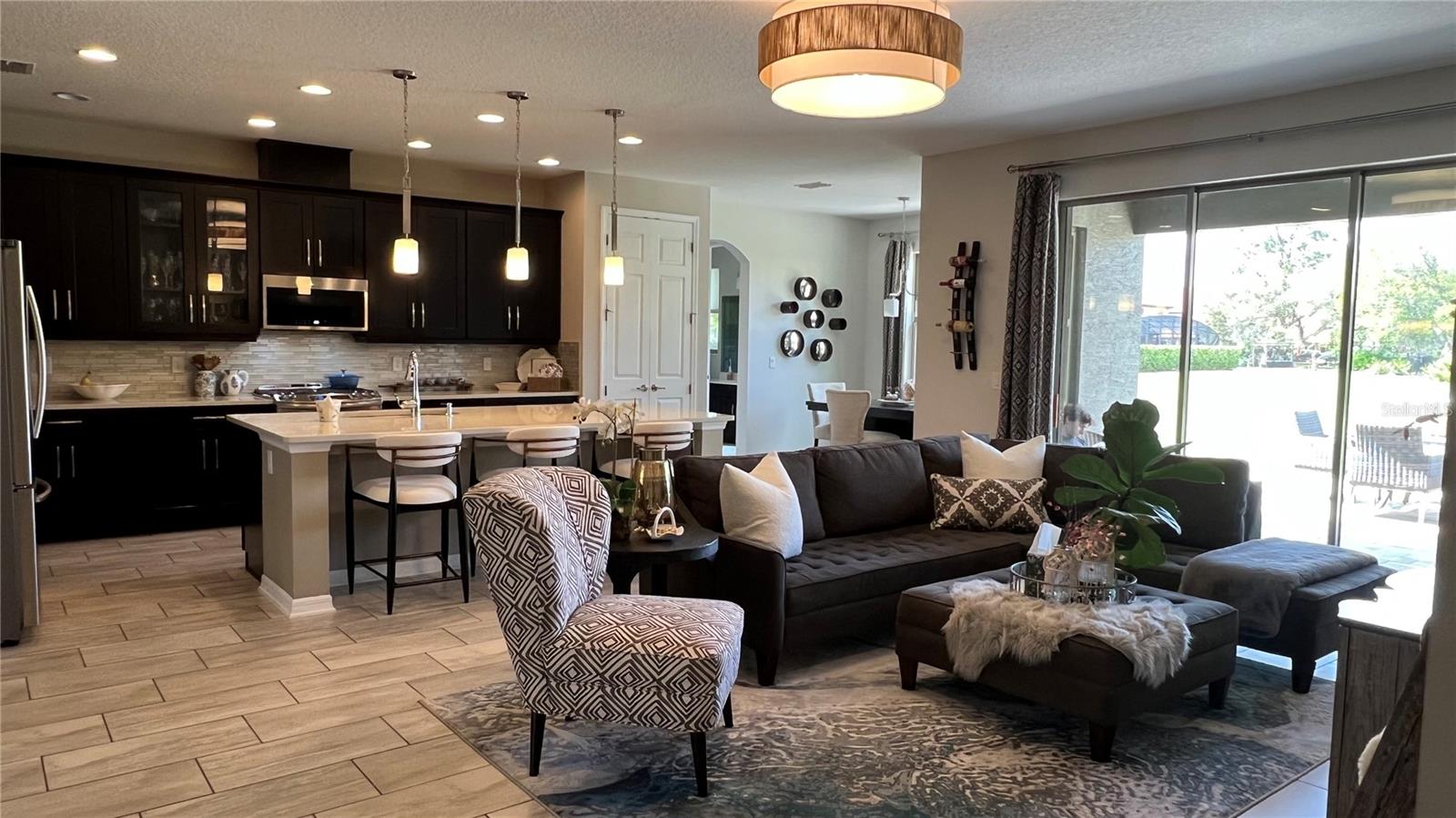 RIVIERA BELLA UNIT 2B - Residential