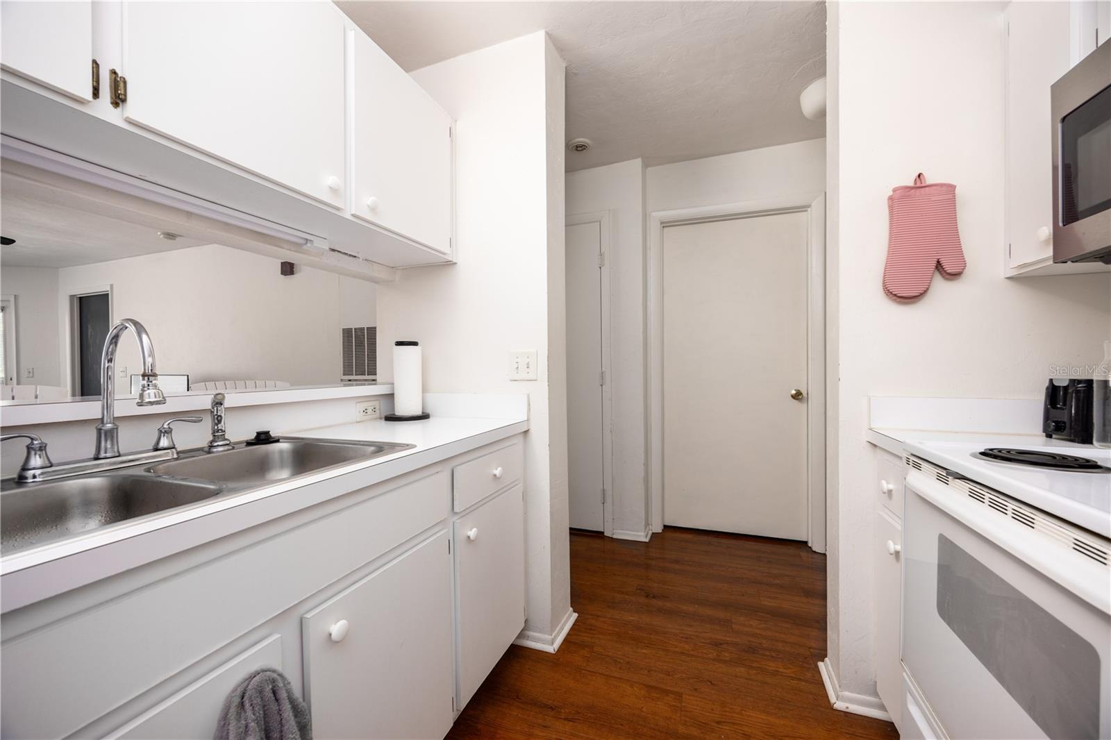 4000 SW 23RD STREET 5-105