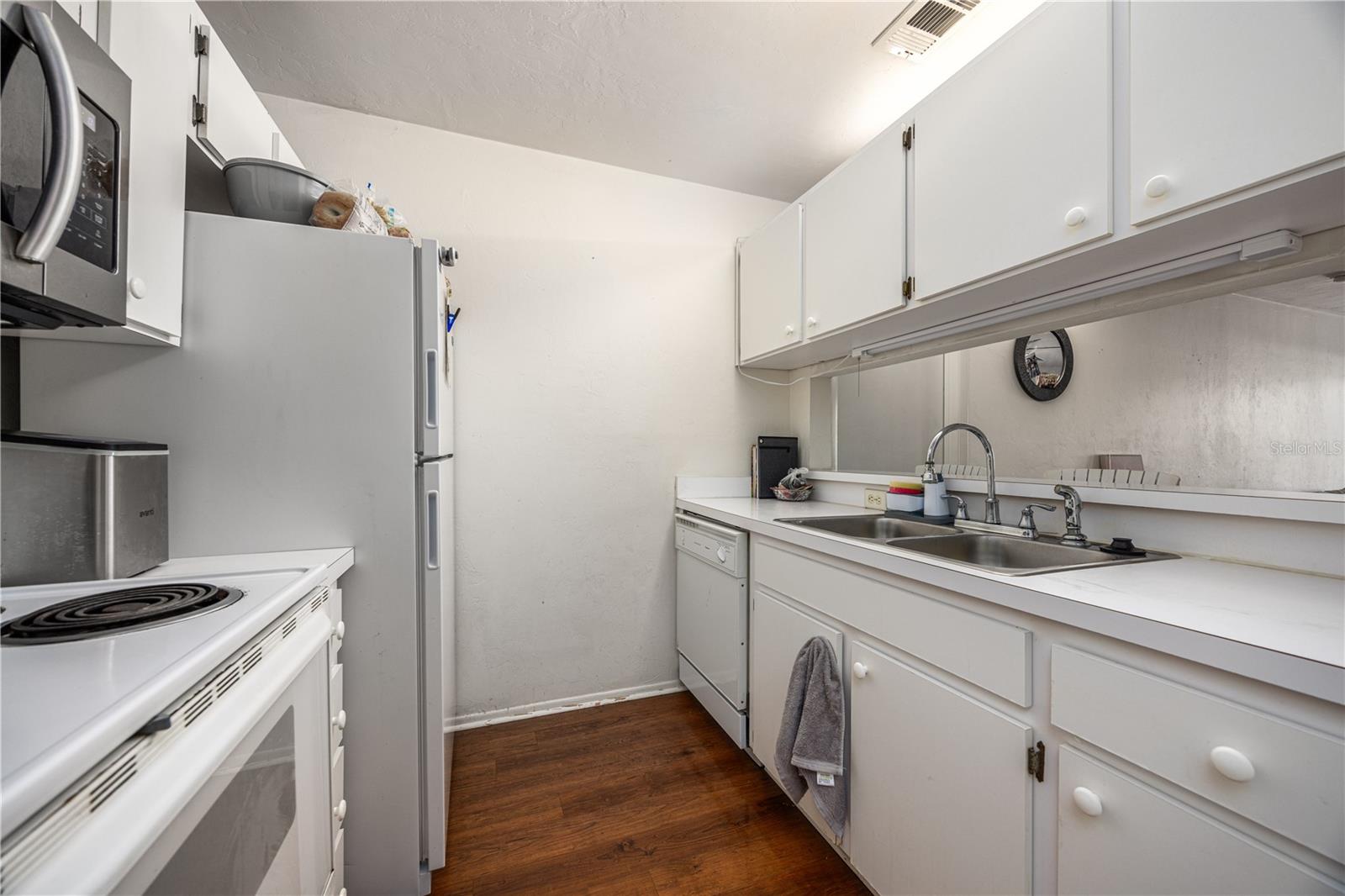 4000 SW 23RD STREET 5-105