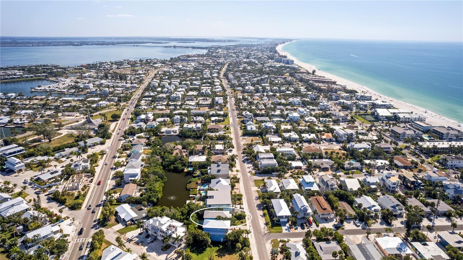 ISLAND VIEWS - Residential
