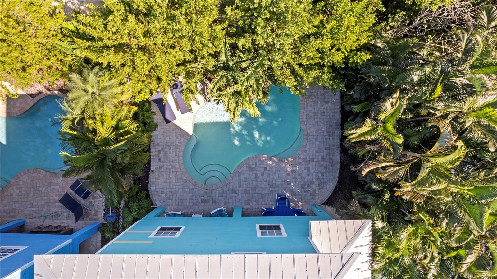 ISLAND VIEWS - Residential