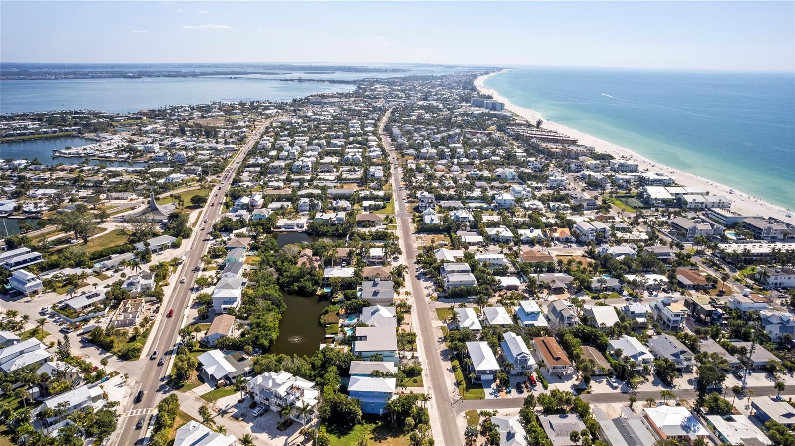 ISLAND VIEWS - Residential
