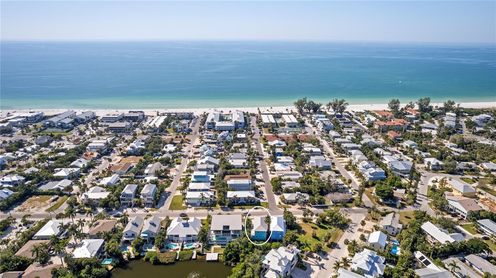 ISLAND VIEWS - Residential