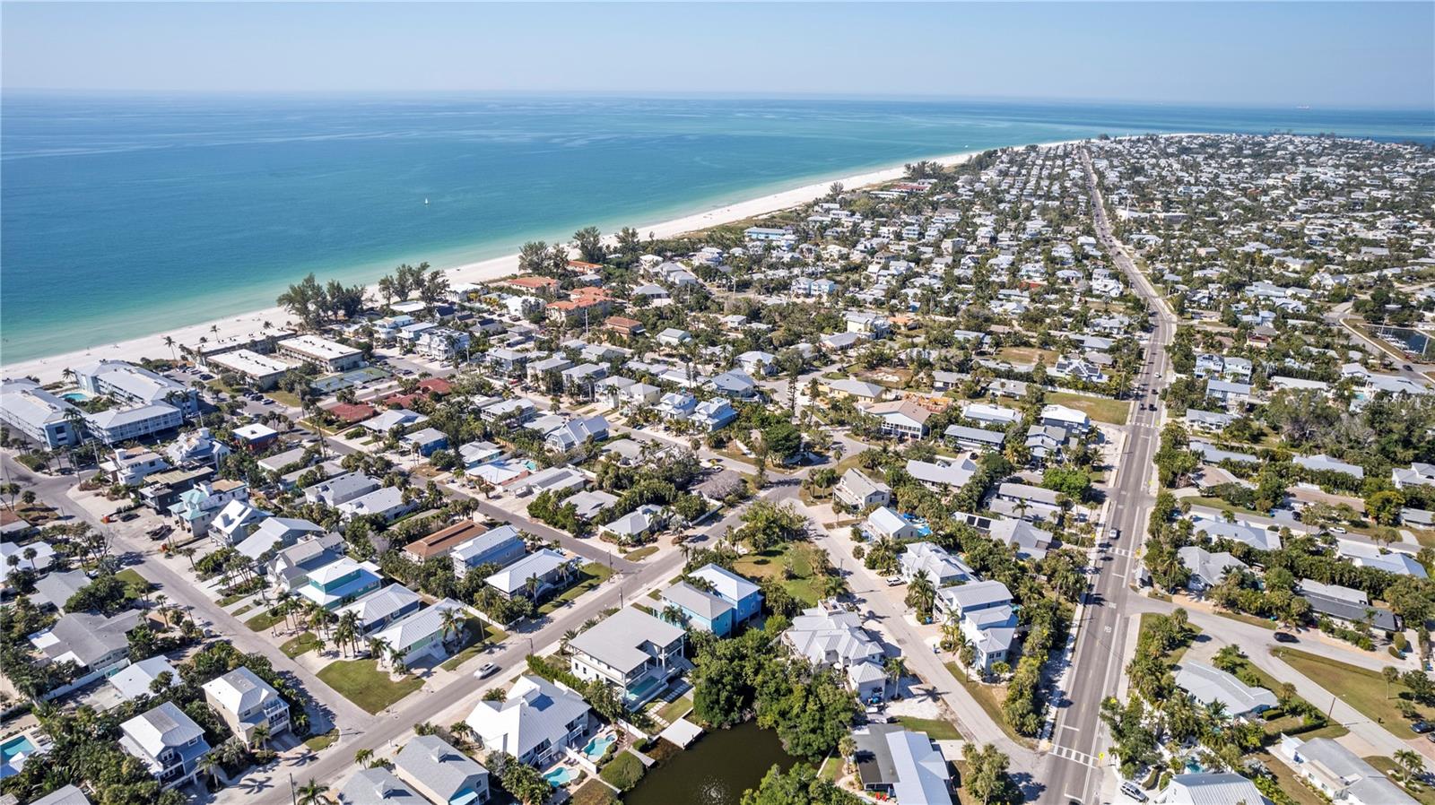 ISLAND VIEWS - Residential