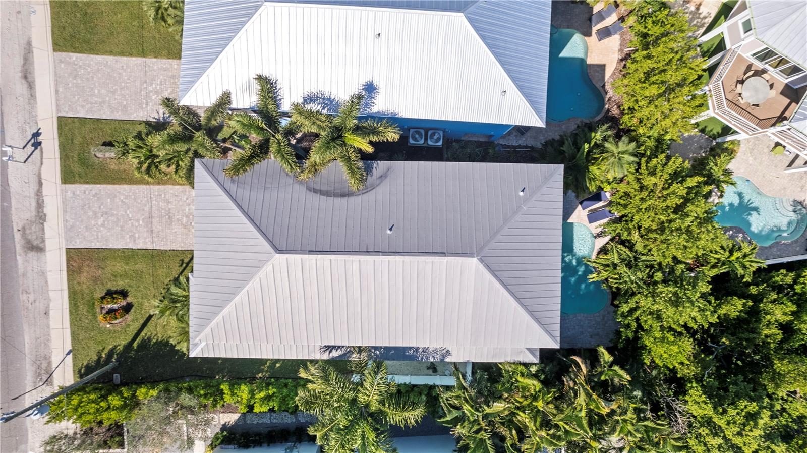 ISLAND VIEWS - Residential