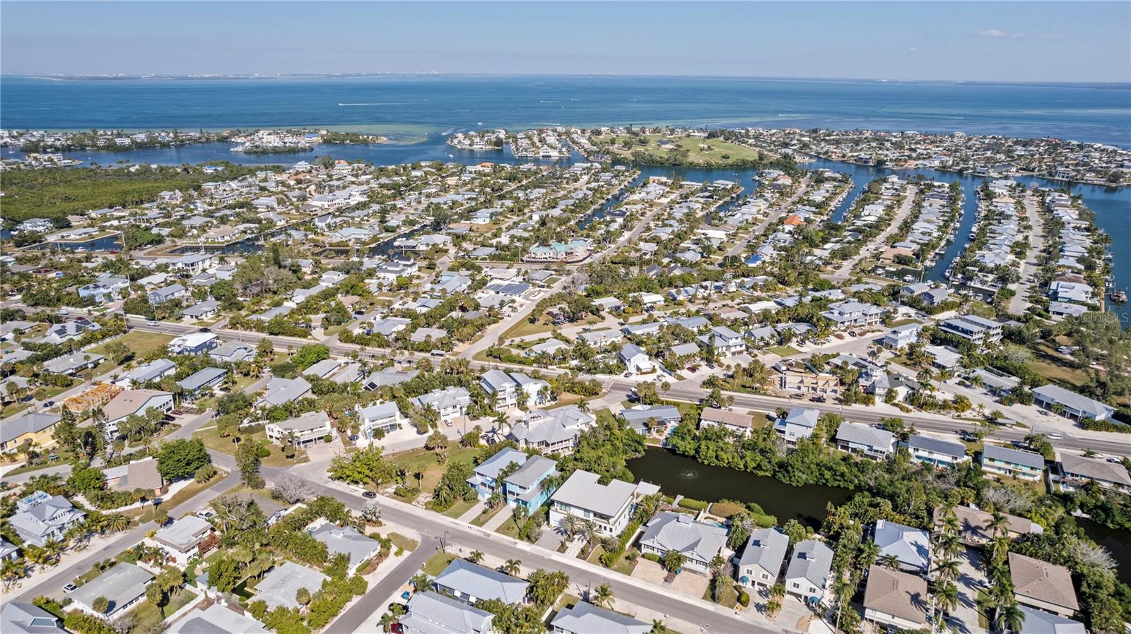 ISLAND VIEWS - Residential