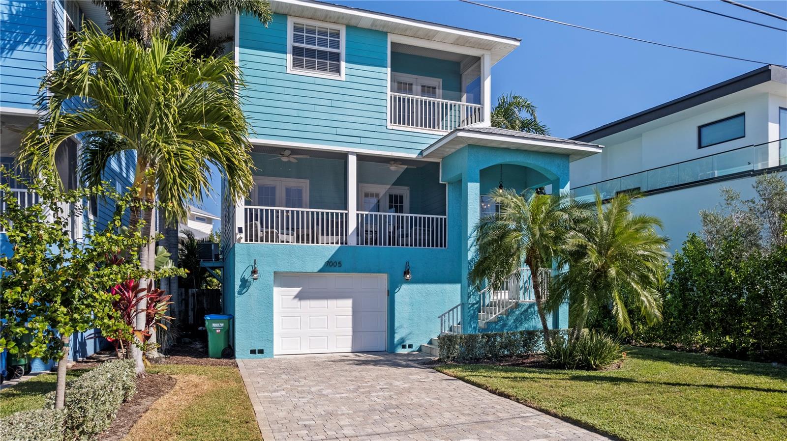 ISLAND VIEWS - Residential