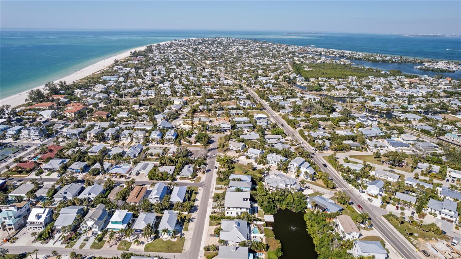 ISLAND VIEWS - Residential