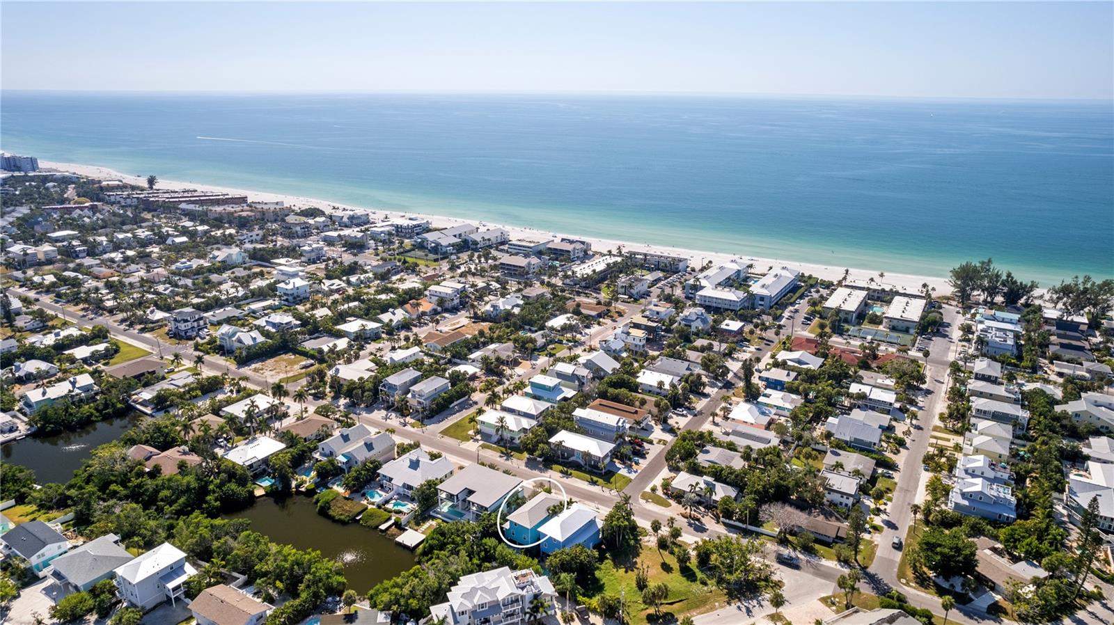 ISLAND VIEWS - Residential