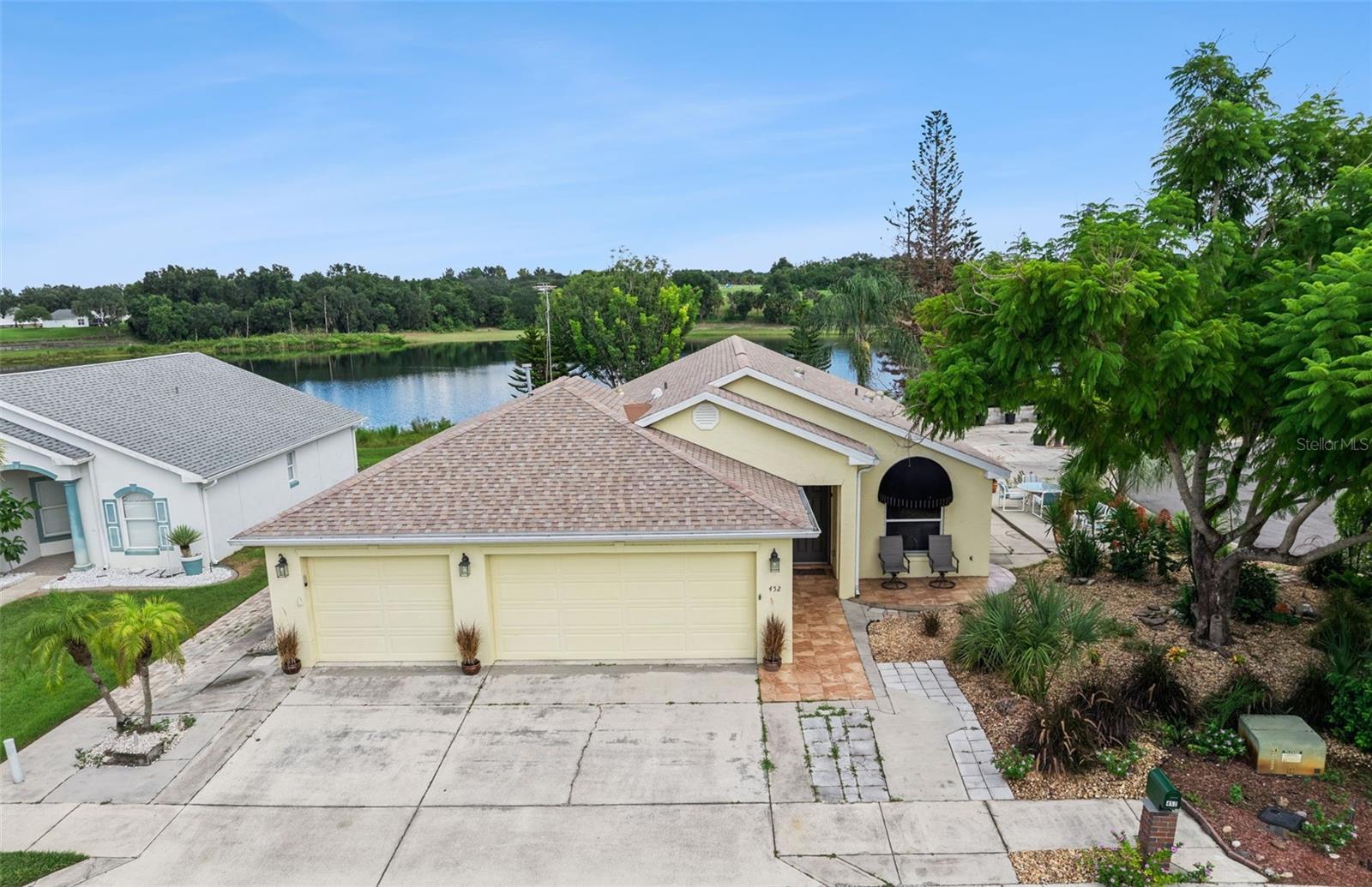 452 LAKE SUZANNE DRIVE