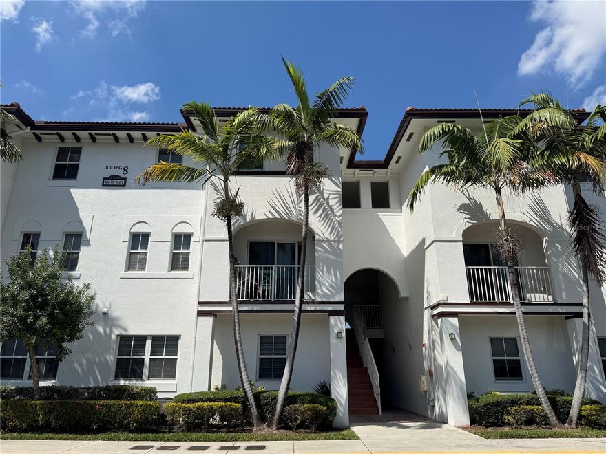 ST MAARTEN DORAL - 3 BR & 2.5 BA / LA 1,335 SQ/FT (2-Stories) Impacts windows, contemporary kitchen; wood cabinets, granite countertop, SS appliances. Enjoy this resort-style gated community, "Doral Central Park Clubhouse" with 2 pools, cabanas, children's water park, tennis, basketball, fitness center, and BBQ grills. Located in an urban neighborhood called “DORAL.” Amenities combine for the ultimate South Florida lifestyle. Walking distance: parks, shops, restaurants, grocery stores, and supermarkets. A bustling business district, a top-rated charter school, and more. The city of Doral, top cities to live well and is a hub for entrepreneurship in America. Just minutes from the Miami International Airport, major freeways, National Doral Golf Club, Dolphin Mall & International Mall