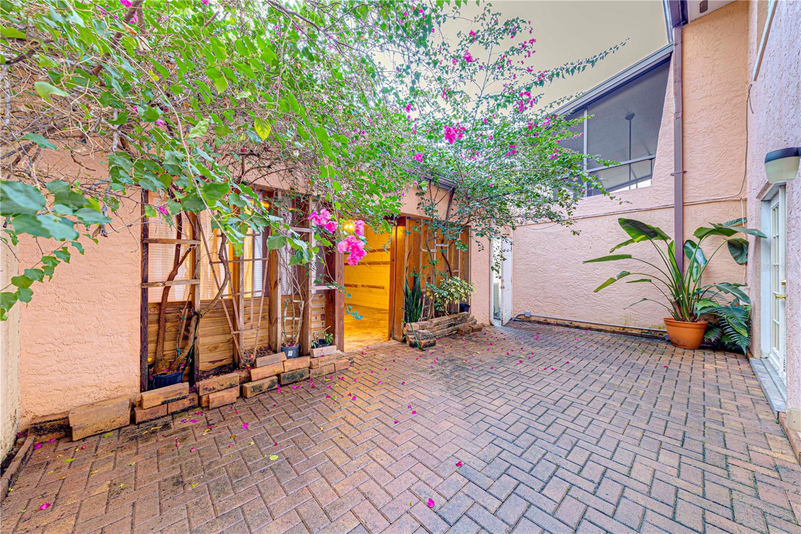 CASTILLE TWNHMS CONDO - Residential