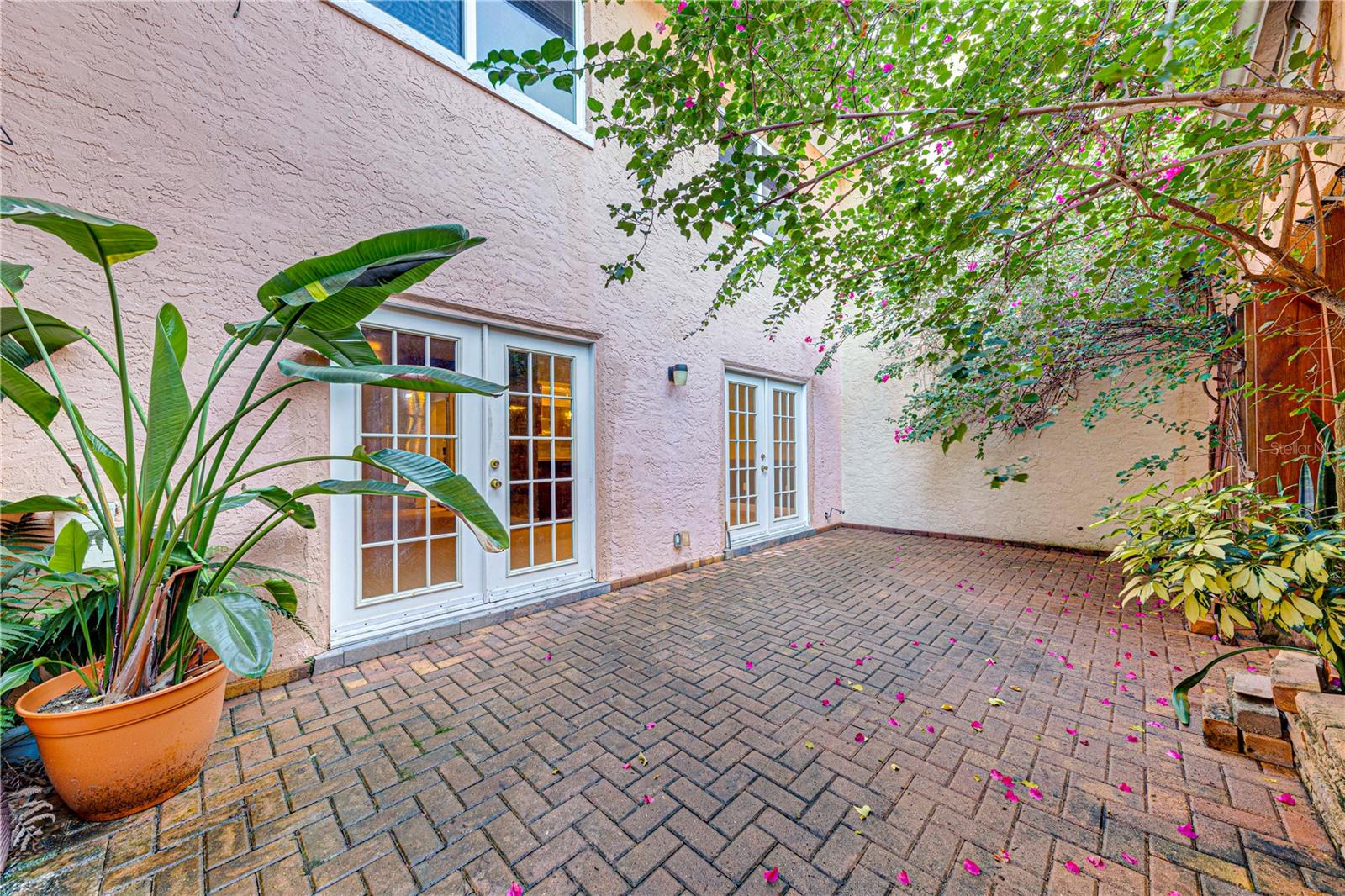 CASTILLE TWNHMS CONDO - Residential