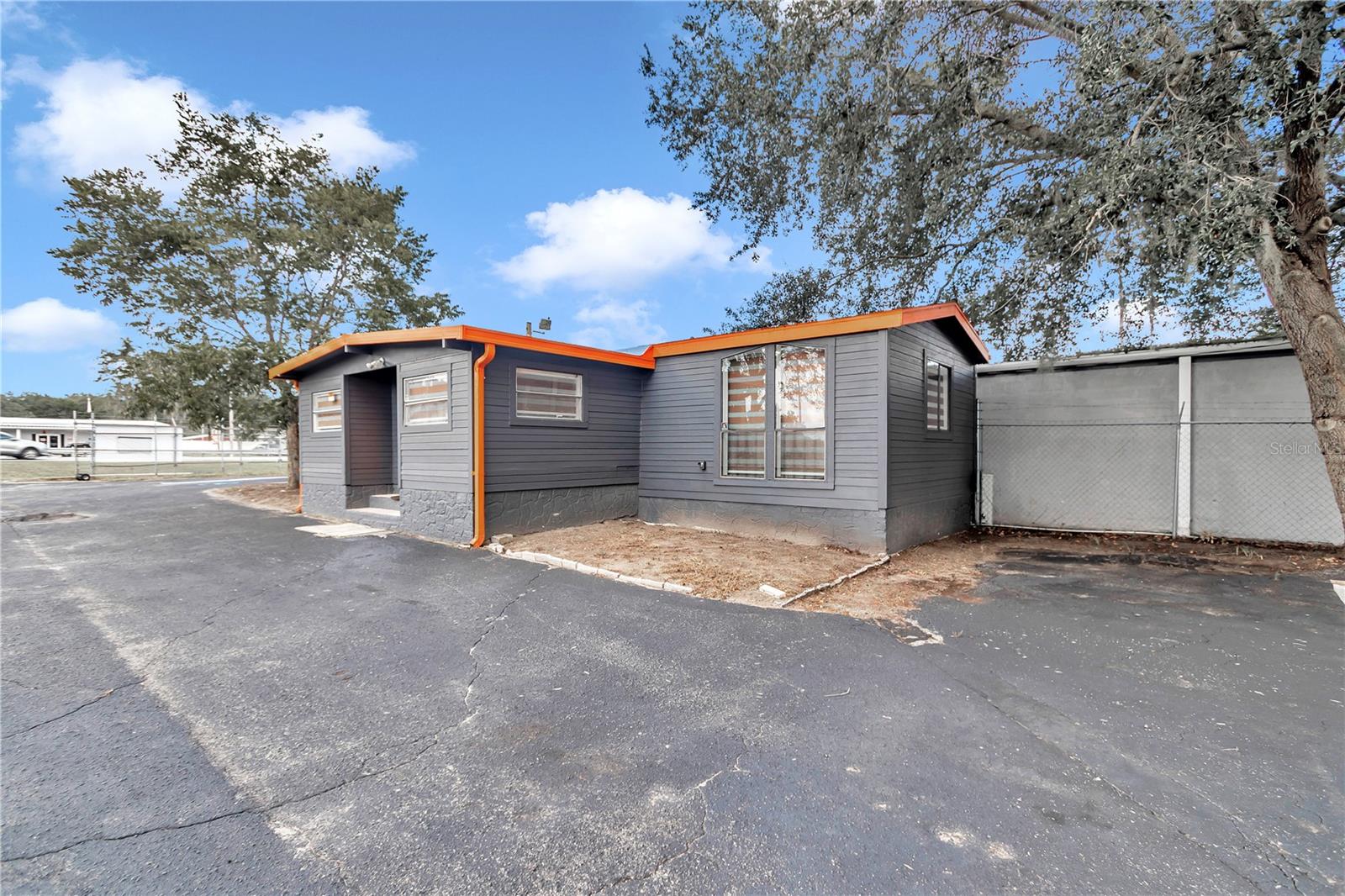 DUNNS NORTHWEST ADD - Commercial Sale