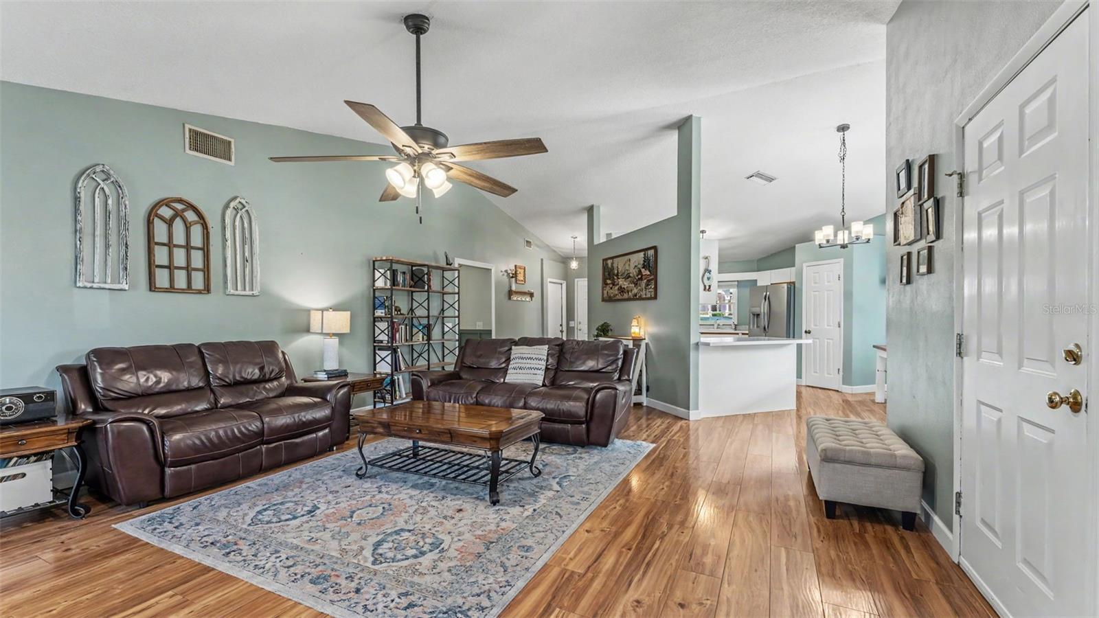 LAKESHORE HILLS - Residential