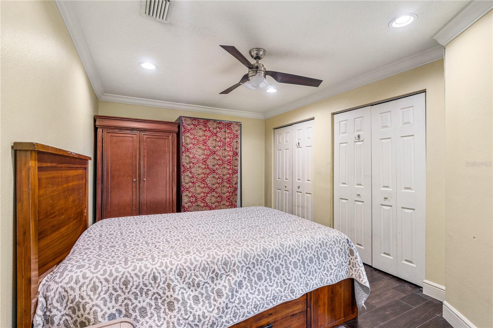 HIDDEN PINES PH 03 - Residential