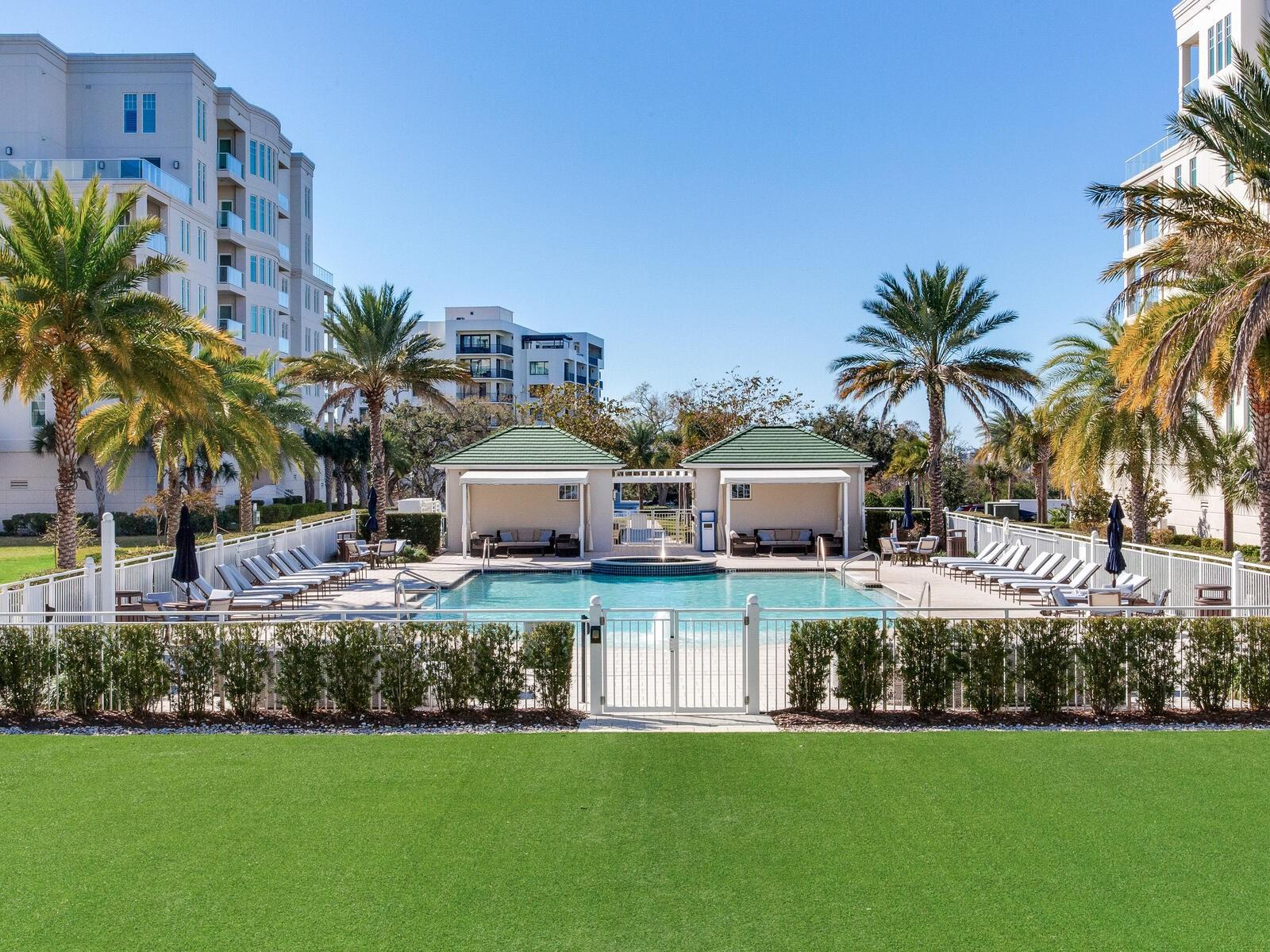 CARRIAGE HOMES AT BELLEVIEW PLACE CONDO - Residential