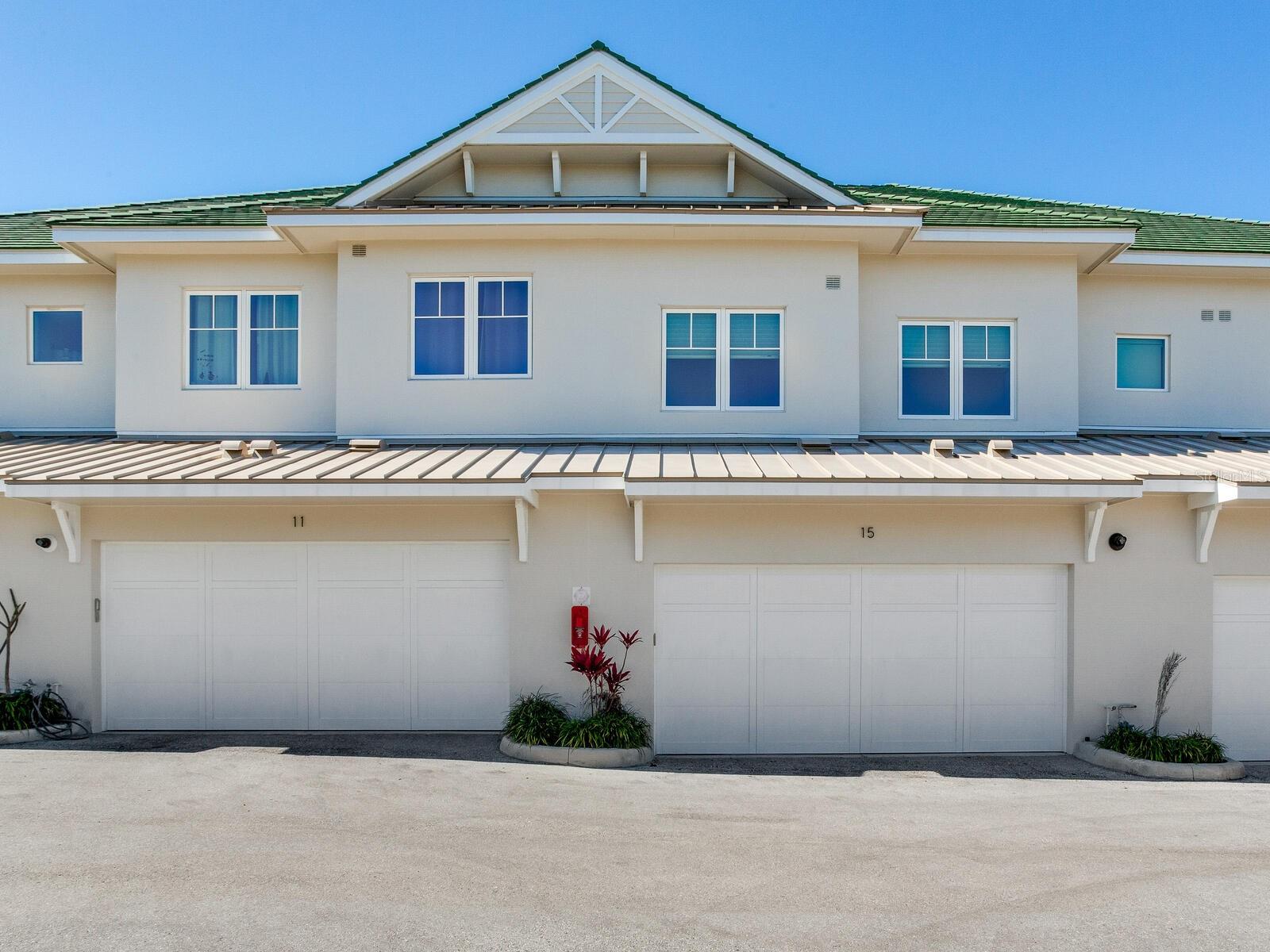 CARRIAGE HOMES AT BELLEVIEW PLACE CONDO - Residential