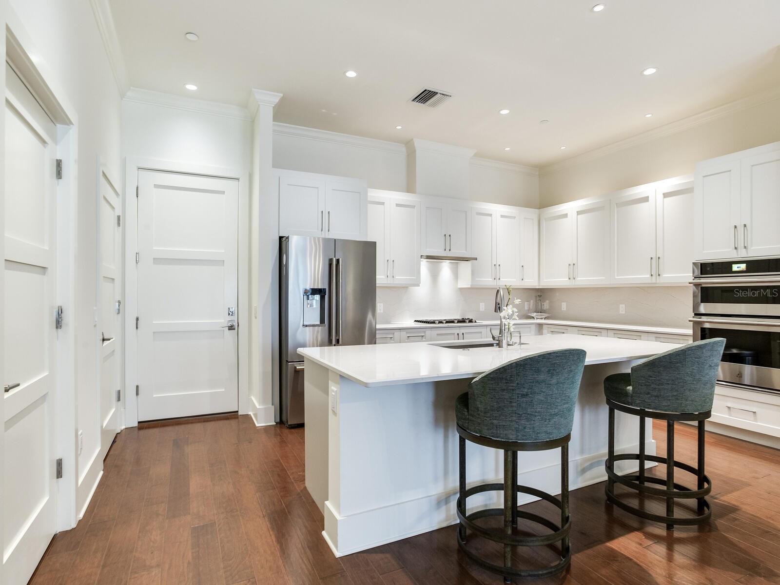 CARRIAGE HOMES AT BELLEVIEW PLACE CONDO - Residential