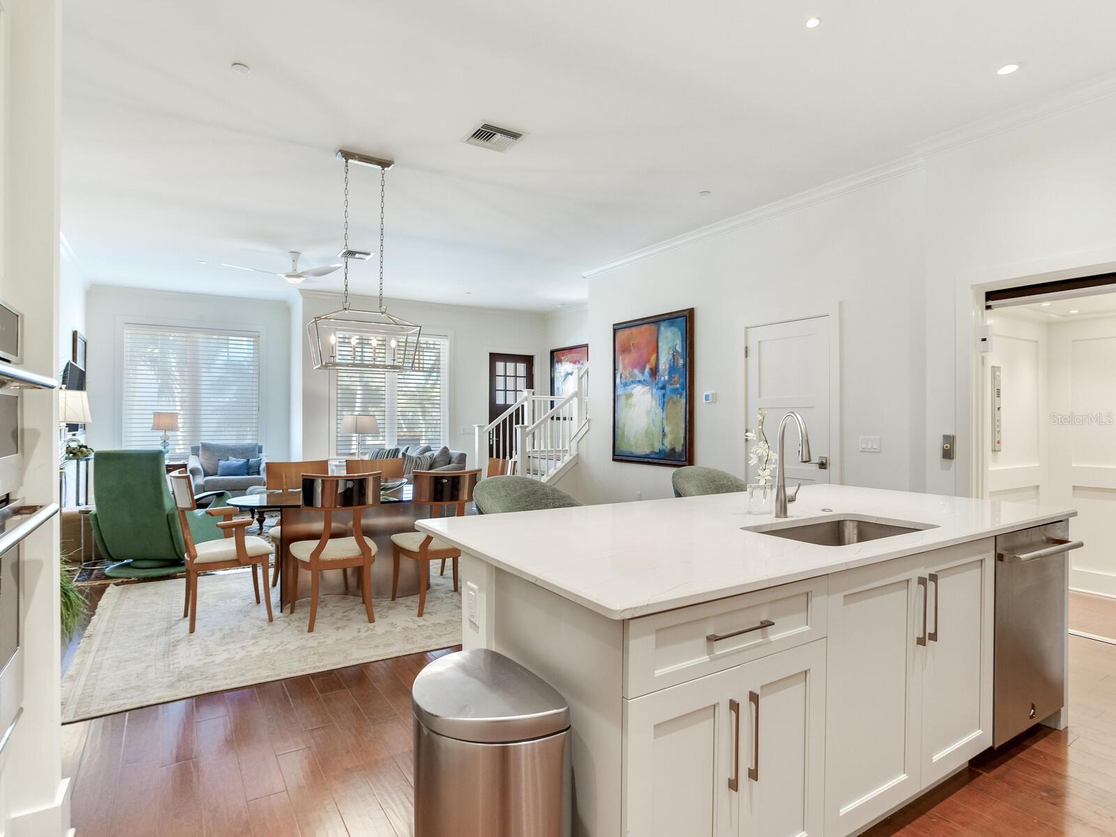 CARRIAGE HOMES AT BELLEVIEW PLACE CONDO - Residential