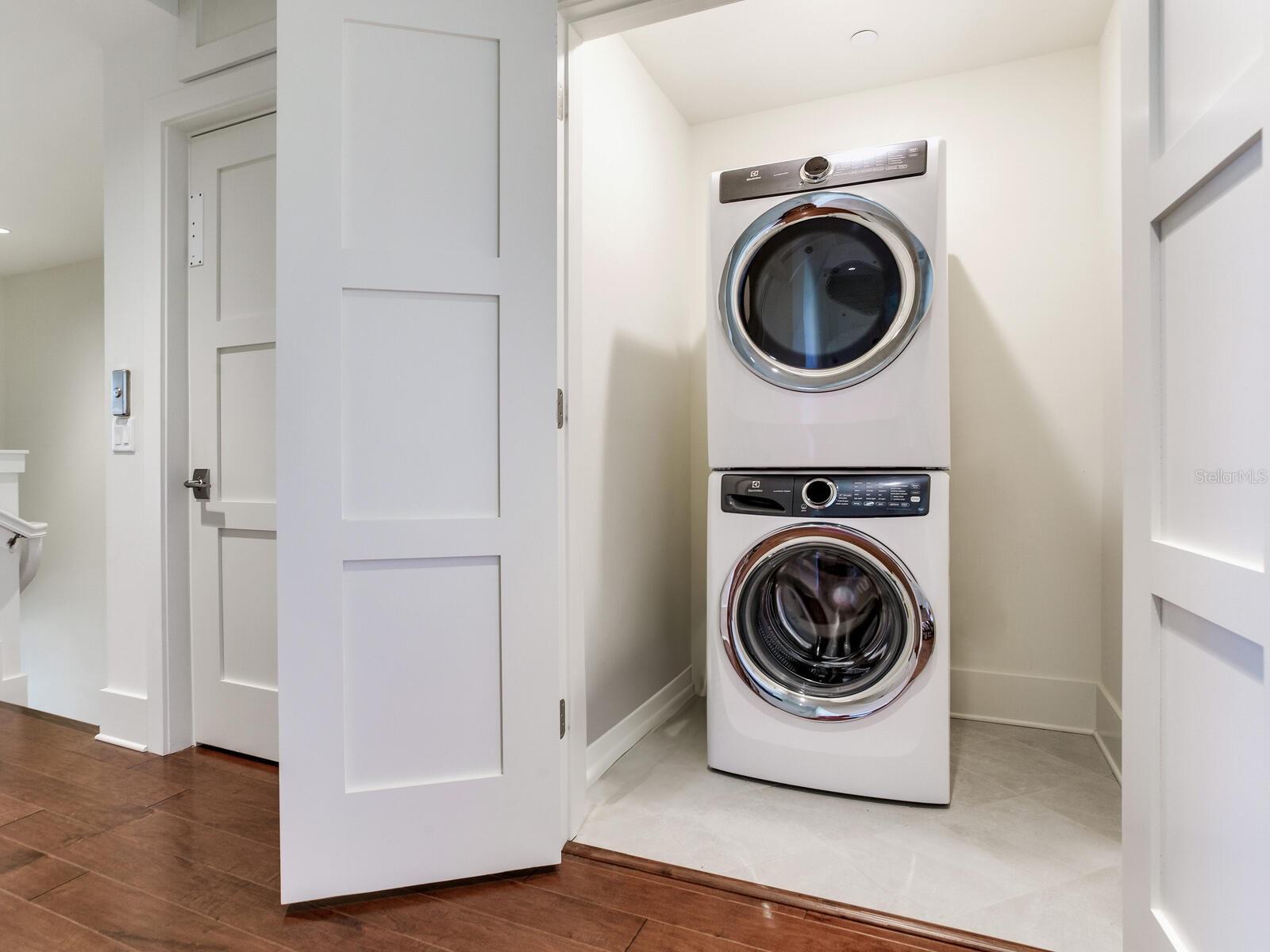 CARRIAGE HOMES AT BELLEVIEW PLACE CONDO - Residential