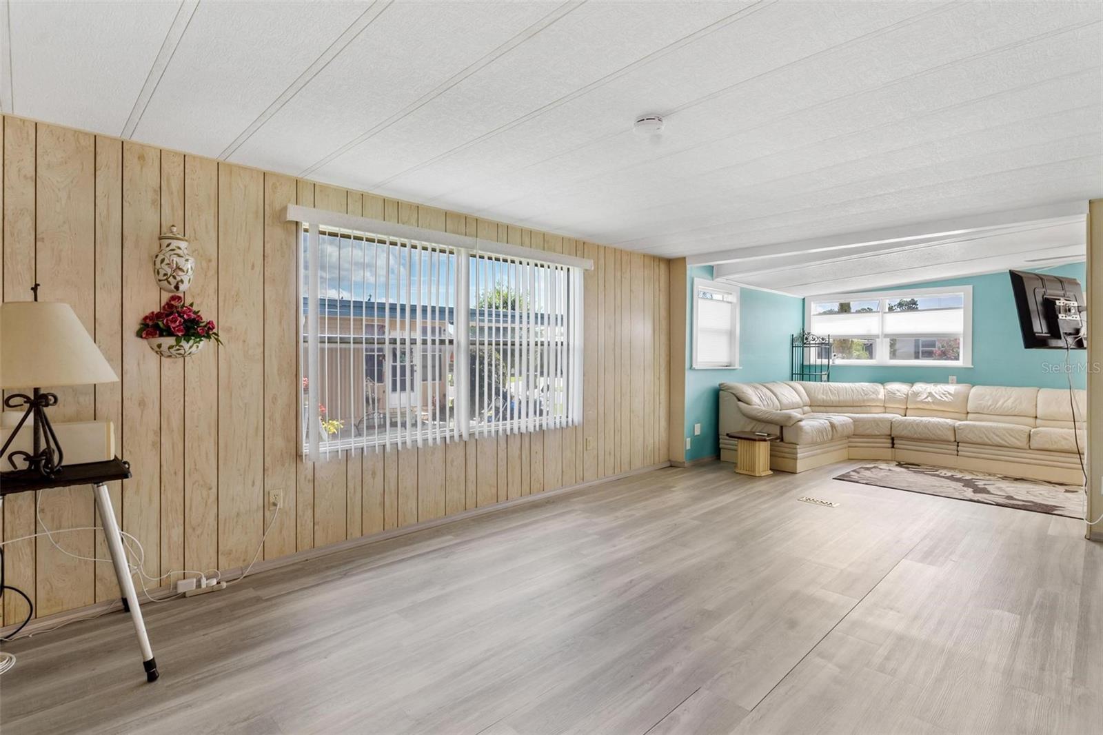 LEESBURG EAST COACHWOOD COLONY - Residential