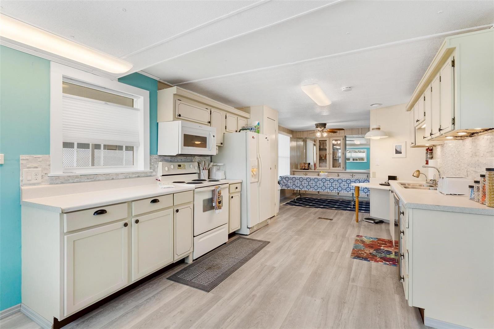 LEESBURG EAST COACHWOOD COLONY - Residential