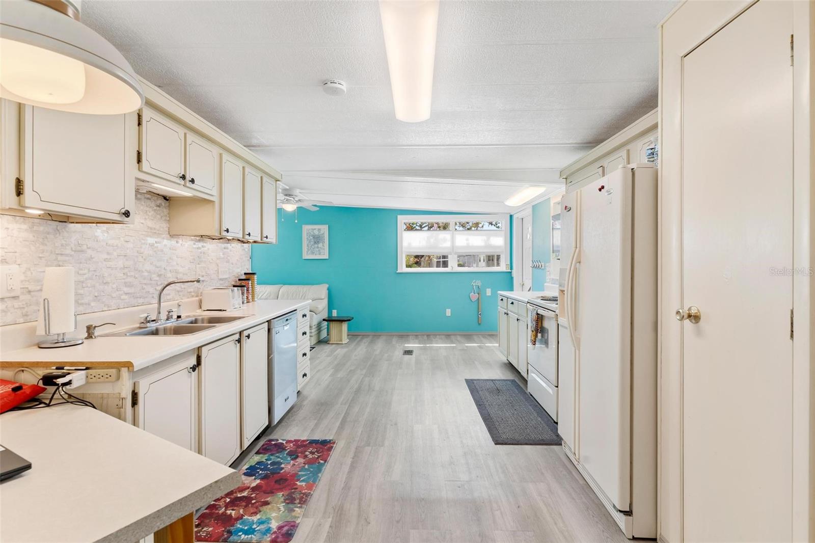LEESBURG EAST COACHWOOD COLONY - Residential