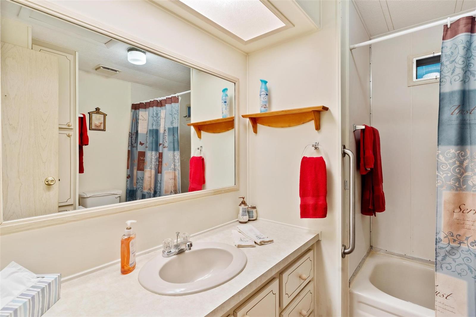 LEESBURG EAST COACHWOOD COLONY - Residential