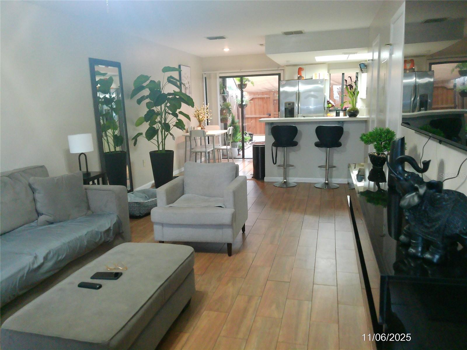 TOWNE AND COUNTRY - Residential