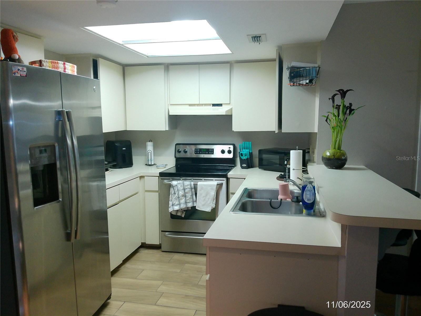 TOWNE AND COUNTRY - Residential