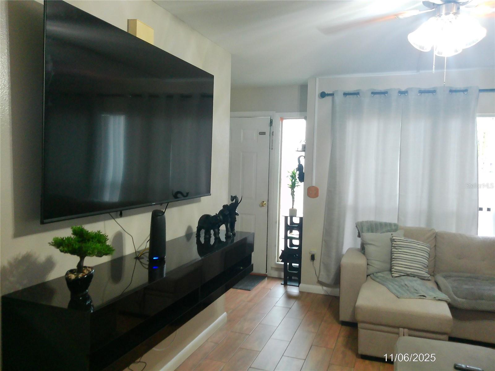 TOWNE AND COUNTRY - Residential