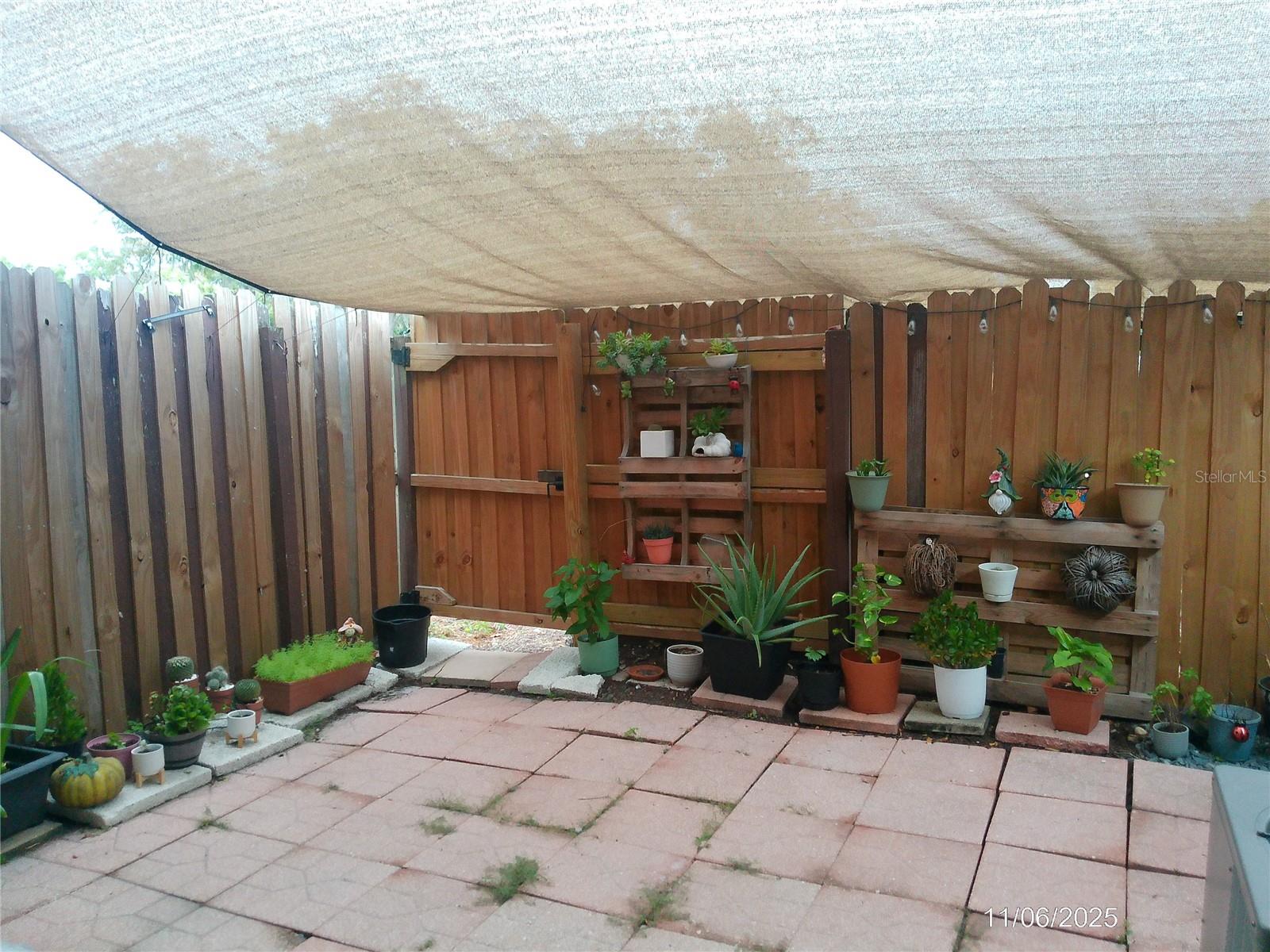 TOWNE AND COUNTRY - Residential