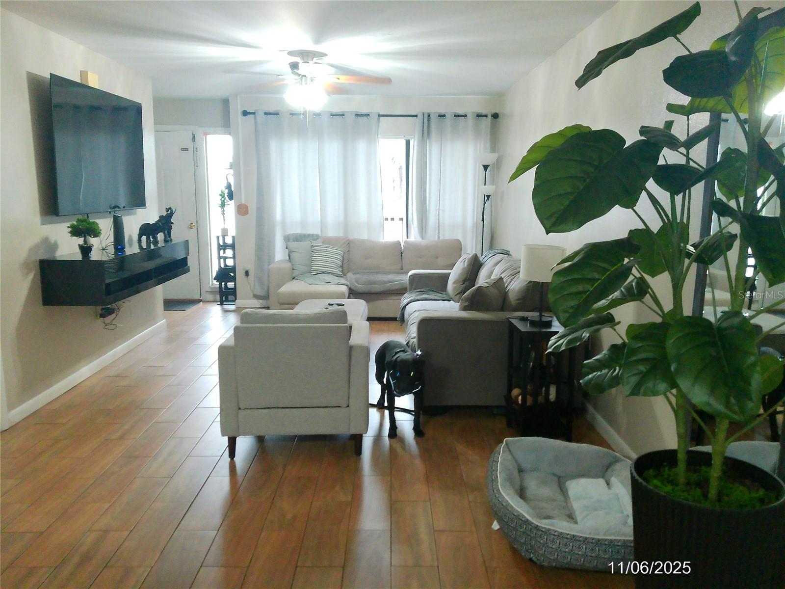 TOWNE AND COUNTRY - Residential