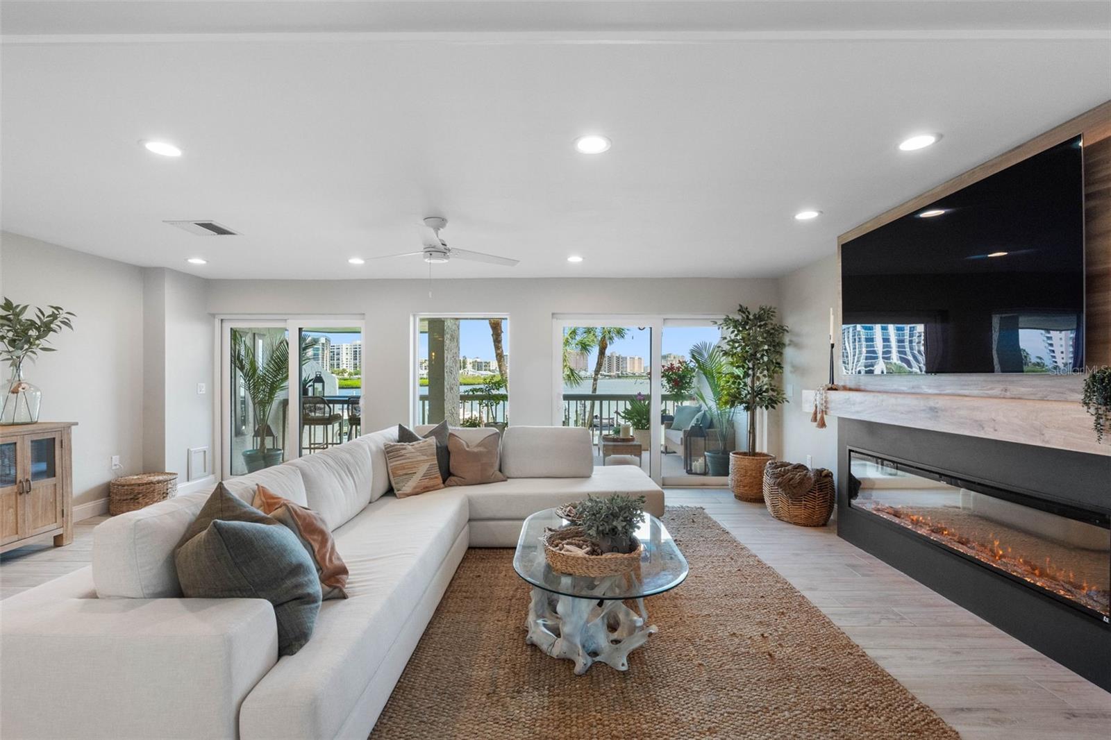 160 MARINA DEL REY COURT