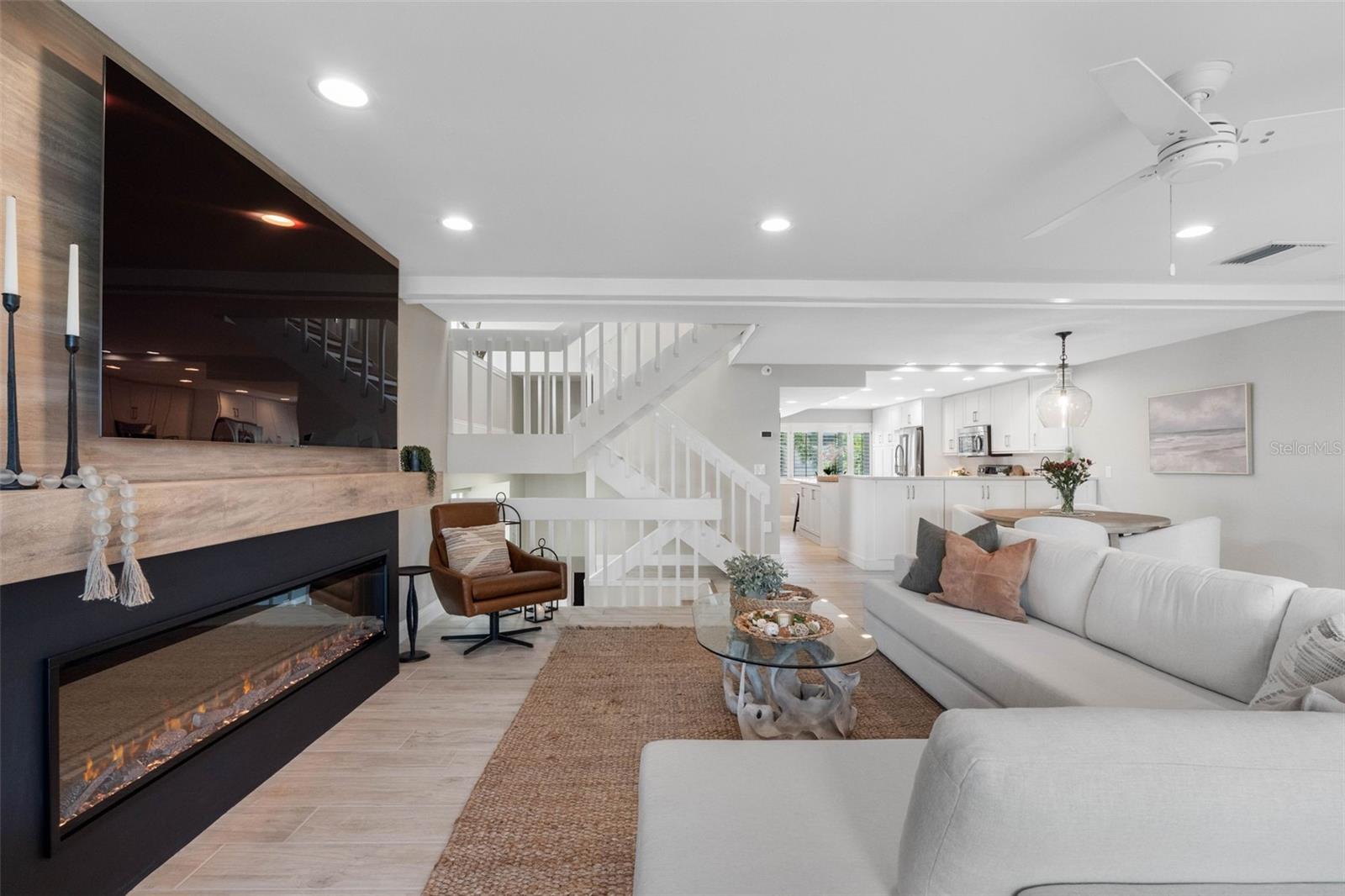 160 MARINA DEL REY COURT