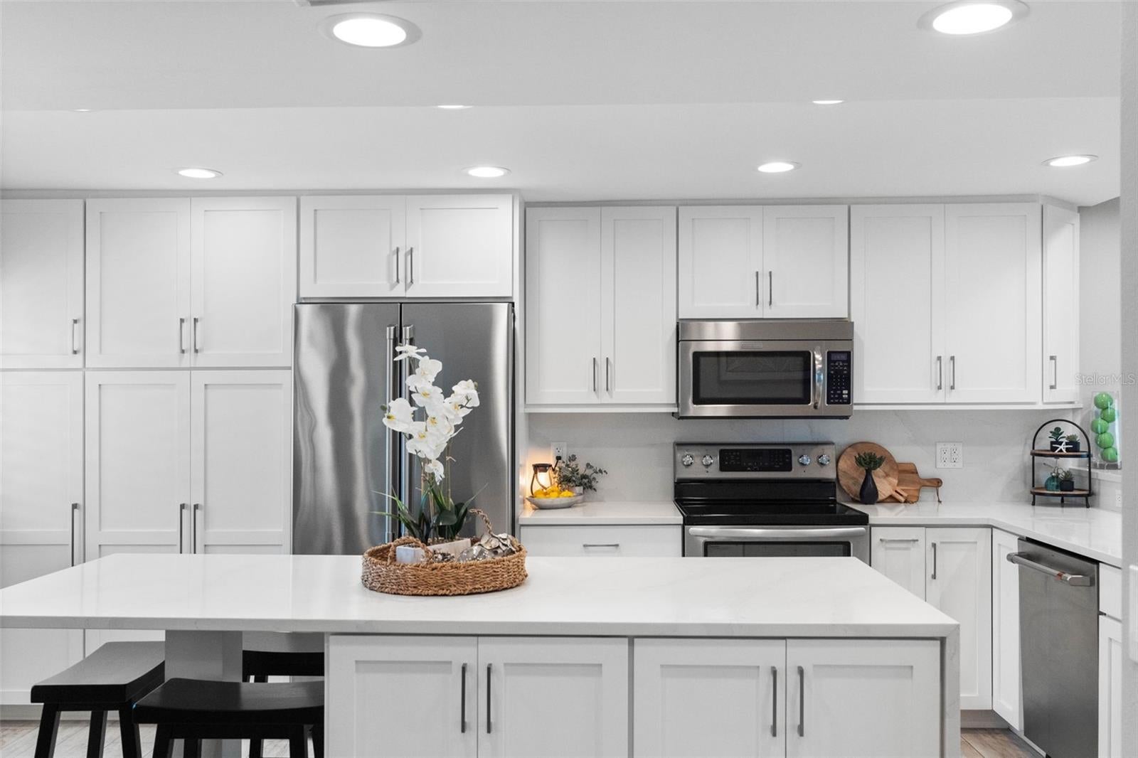 160 MARINA DEL REY COURT