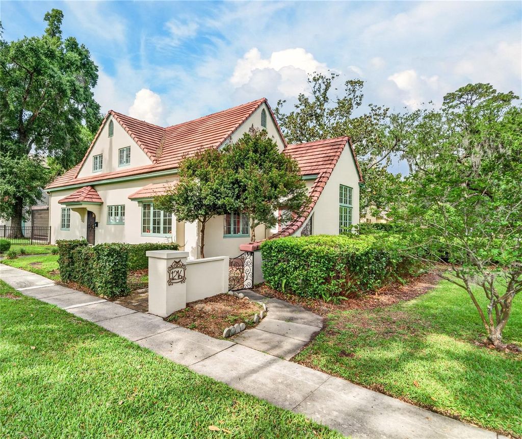Photo of 1216 Golden Lane, Orlando, FL 32804 (MLS # O6406069)
