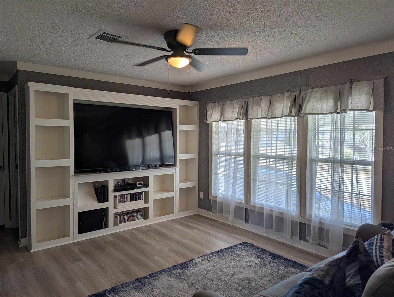 8248 WEATHERFORD AVENUE