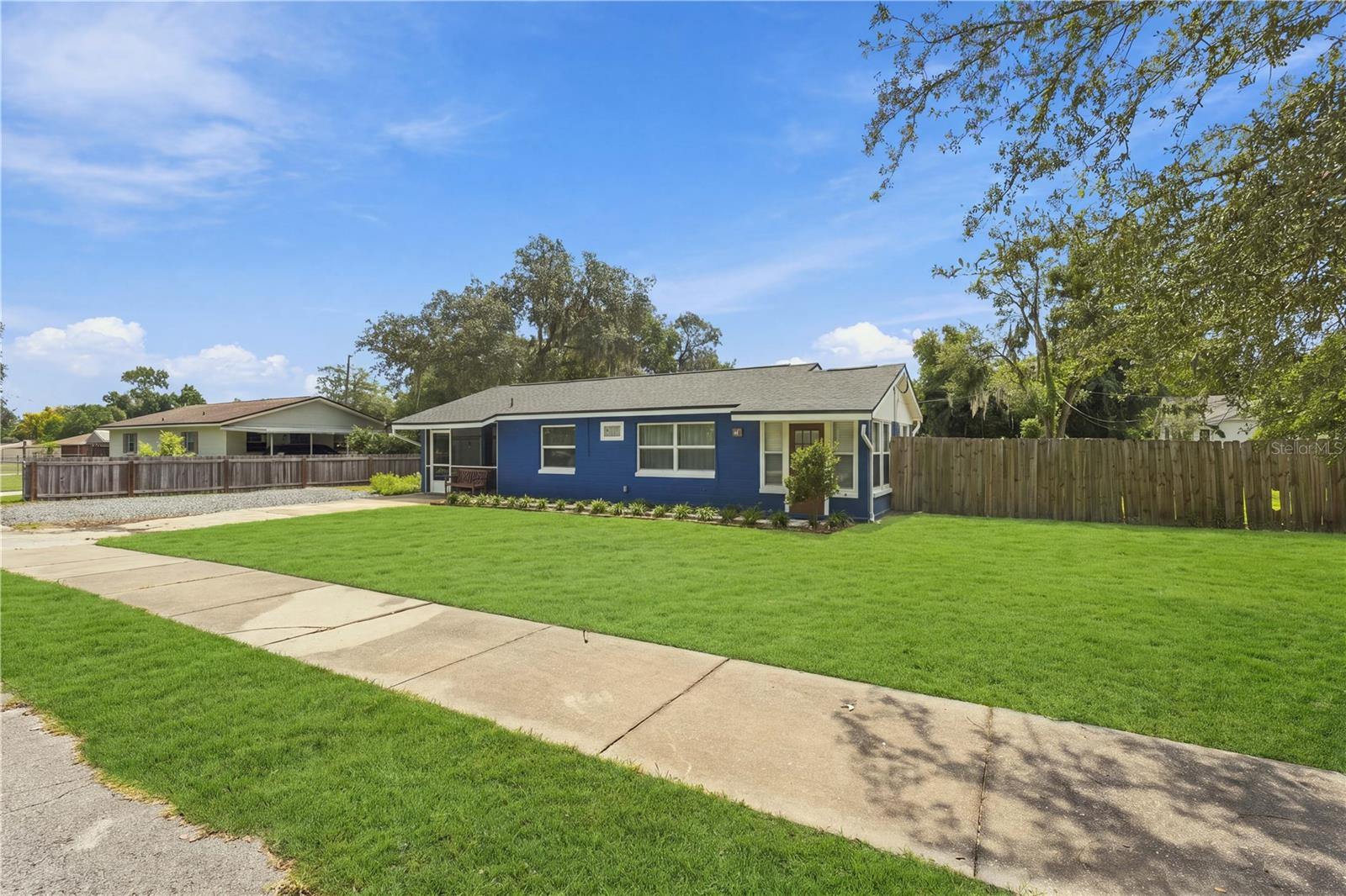 121 ANGELES ROAD